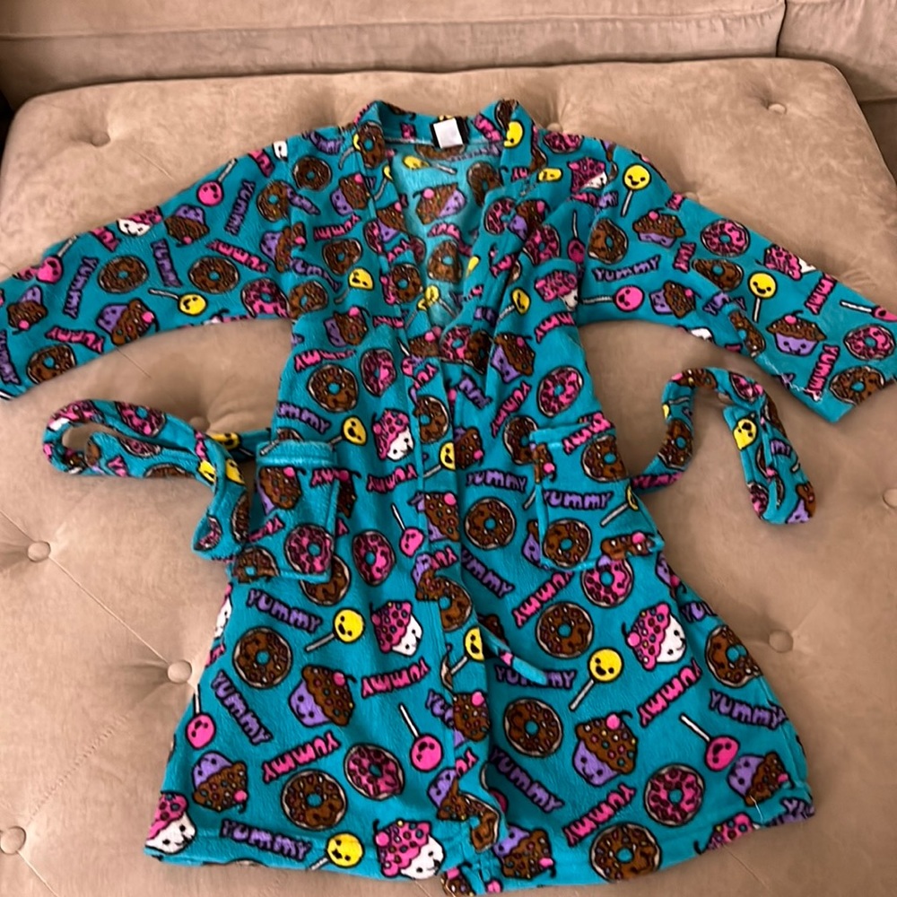 Girls robe size M 10/12